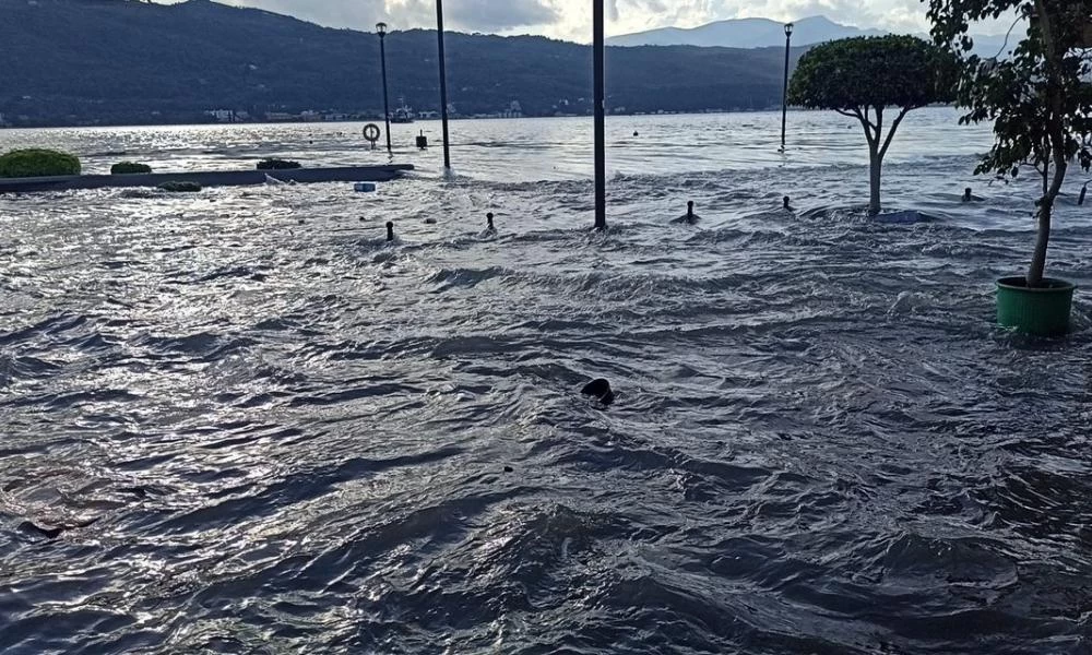 Εικόνες αποκάλυψης: Tέταρτο τσουνάμι χτύπησε την Σάμο